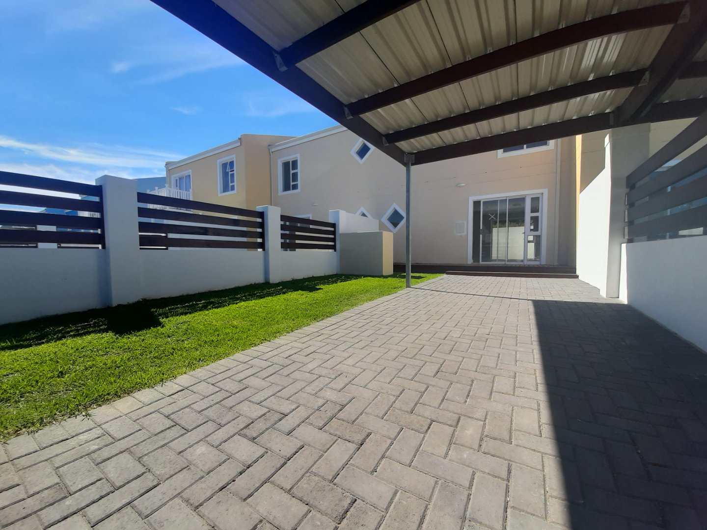 To Let 2 Bedroom Property for Rent in Parsonsvlei Eastern Cape